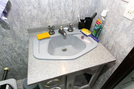 Casa à venda com 250m², 4 quartos e 5 vagas Casa à venda com 250m², 4 quartos e 5 vagasBanheiro 1