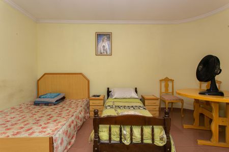 Casa à venda com 250m², 4 quartos e 5 vagas Casa à venda com 250m², 4 quartos e 5 vagasSuíte