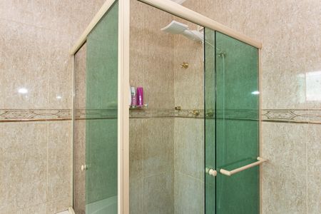 Casa à venda com 250m², 4 quartos e 5 vagas Casa à venda com 250m², 4 quartos e 5 vagasBanheiro da Suíte