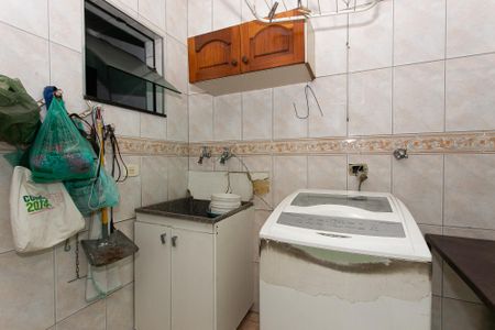 Casa à venda com 250m², 4 quartos e 5 vagas Casa à venda com 250m², 4 quartos e 5 vagasÁrea de Serviço