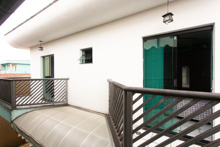 Casa à venda com 250m², 4 quartos e 5 vagas Casa à venda com 250m², 4 quartos e 5 vagasJanelas dos Quartos