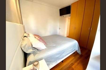 Quarto de apartamento para alugar com 3 quartos, 83m² em Buritis, Belo Horizonte