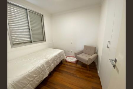 Quarto de apartamento para alugar com 3 quartos, 83m² em Buritis, Belo Horizonte