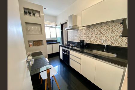 Apartamento para alugar com 83m², 3 quartos e 2 vagas Apartamento para alugar com 83m², 3 quartos e 2 vagasCozinha