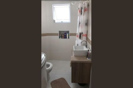 Banheiro de apartamento para alugar com 1 quarto, 47m² em José Menino, Santos