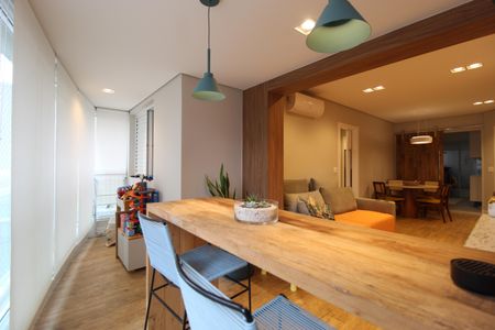 Apartamento à venda com 87m², 3 quartos e 2 vagasVaranda