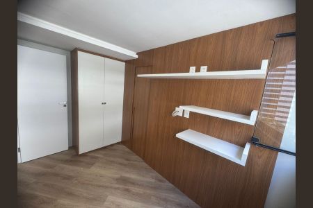 Quarto de apartamento para alugar com 2 quartos, 68m² em Alphaville I, Salvador
