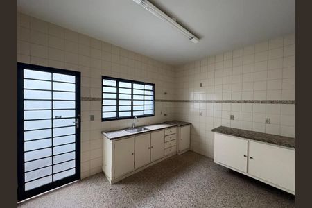 Cozinha de casa para alugar com 3 quartos, 175m² em Santa Mônica, Uberlândia