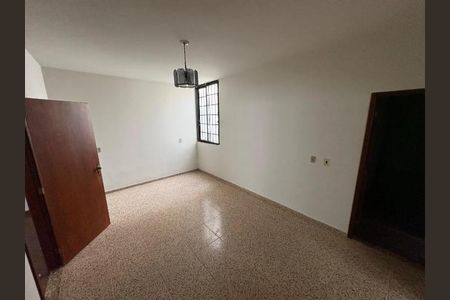 Casa para alugar com 3 quartos, 175m² em Santa Mônica, Uberlândia
