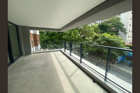 Apartamento à venda com 189m², 4 quartos e 3 vagas Apartamento à venda com 189m², 4 quartos e 3 vagasVaranda