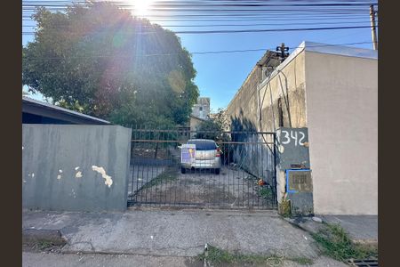 Casa para alugar com 90m², 4 quartos e 2 vagasFachada