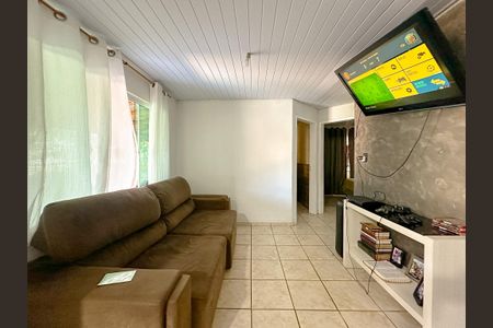 Sala de TV de casa para alugar com 4 quartos, 90m² em Real Parque, São José