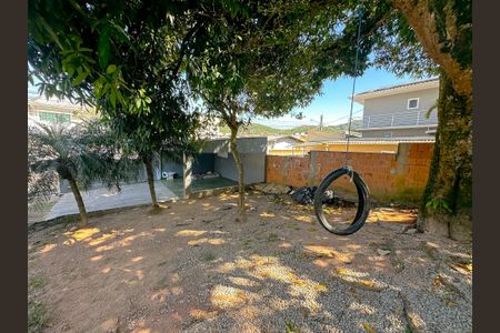 Casa para alugar com 90m², 4 quartos e 2 vagasQuintal