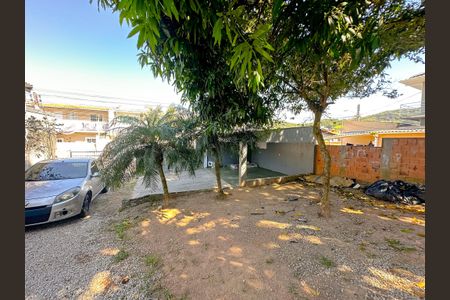 Casa para alugar com 90m², 4 quartos e 2 vagasQuintal