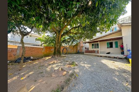 Casa para alugar com 90m², 4 quartos e 2 vagasQuintal