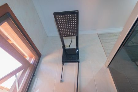 Casa de condomínio para alugar com 117m², 3 quartos e 2 vagasChuveiro/Banheiro Social