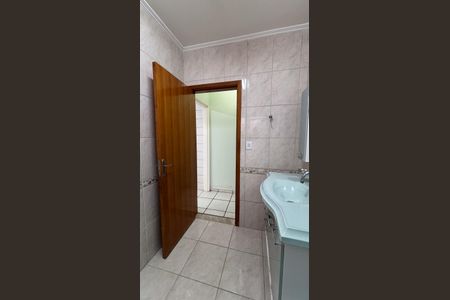 Casa para alugar com 170m², 3 quartos e 2 vagasBanheiro 1