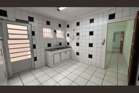 Casa para alugar com 170m², 3 quartos e 2 vagasCozinha