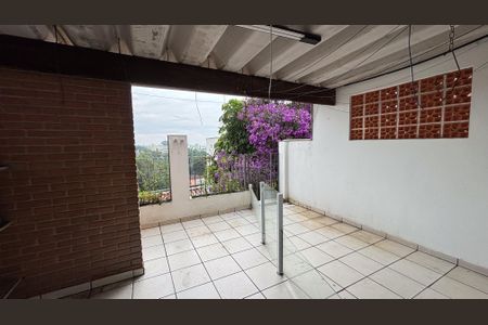 Casa para alugar com 170m², 3 quartos e 2 vagasÁrea de serviço