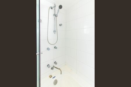 Apartamento para alugar com 180m², 3 quartos e 3 vagas Apartamento para alugar com 180m², 3 quartos e 3 vagasBanheiro da Suíte 1