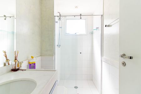 Apartamento para alugar com 180m², 3 quartos e 3 vagas Apartamento para alugar com 180m², 3 quartos e 3 vagasBanheiro da Suíte 3