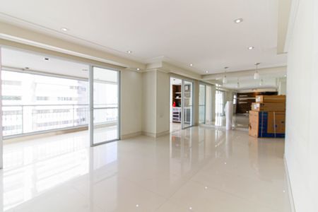 Apartamento para alugar com 180m², 3 quartos e 3 vagas Apartamento para alugar com 180m², 3 quartos e 3 vagasSala