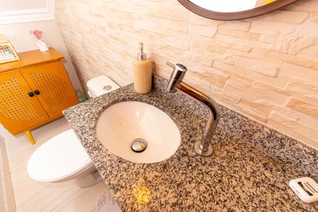 Casa à venda com 75m², 2 quartos e 2 vagasLavabo