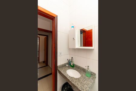 Casa à venda com 75m², 2 quartos e 2 vagasBanheiro da Suíte 2