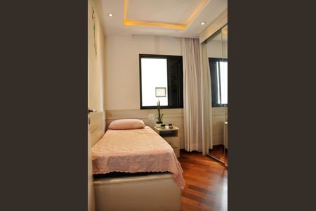 Apartamento à venda com 99m², 4 quartos e 3 vagasDetalhe - Quarto 02