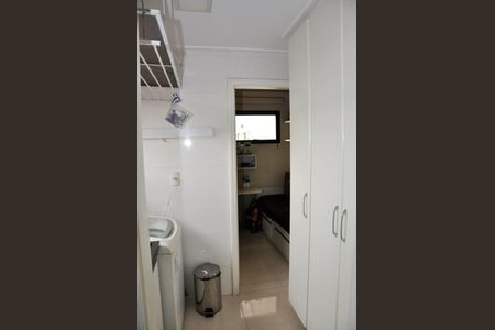 Apartamento à venda com 99m², 4 quartos e 3 vagasDetalhe - Área de Serviço