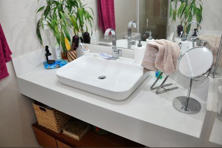 Apartamento à venda com 99m², 4 quartos e 3 vagasDetalhe - Suíte