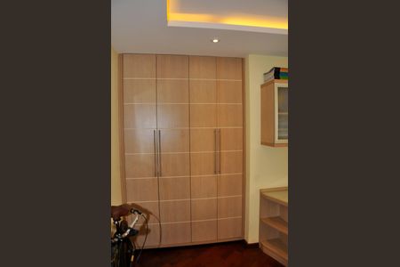 Apartamento à venda com 99m², 4 quartos e 3 vagasDetalhe - Quarto 03