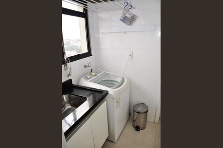 Apartamento à venda com 99m², 4 quartos e 3 vagasDetalhe - Área de Serviço