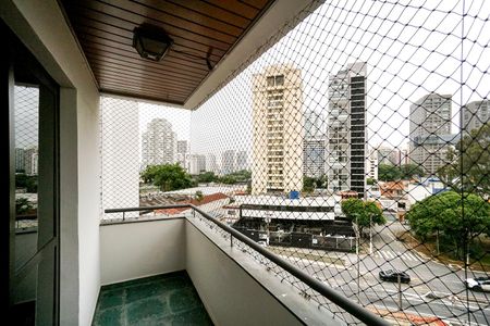Apartamento para alugar com 124m², 3 quartos e 1 vaga Apartamento para alugar com 124m², 3 quartos e 1 vagaVaranda