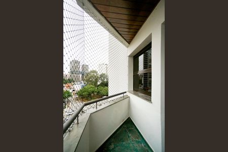 Apartamento para alugar com 124m², 3 quartos e 1 vaga Apartamento para alugar com 124m², 3 quartos e 1 vagaVaranda do quarto 02