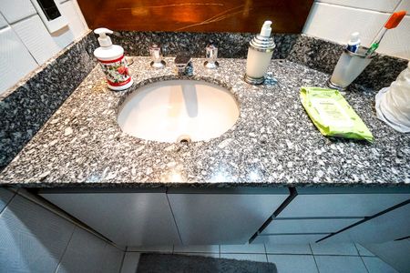 Apartamento para alugar com 124m², 3 quartos e 1 vaga Apartamento para alugar com 124m², 3 quartos e 1 vagaBanheiro da suíte