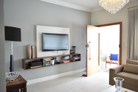 Casa à venda com 200m², 3 quartos e 2 vagasSala