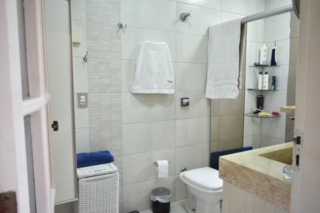 Casa à venda com 200m², 3 quartos e 2 vagasSuíte