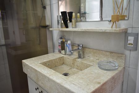 Casa à venda com 200m², 3 quartos e 2 vagasSuíte