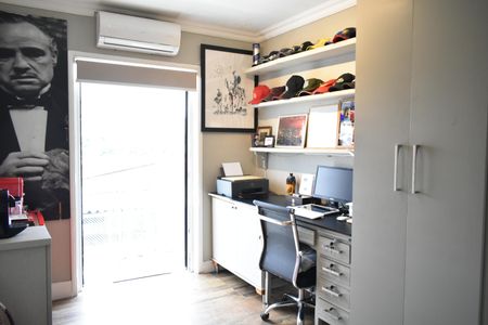 Casa à venda com 200m², 3 quartos e 2 vagasSuíte