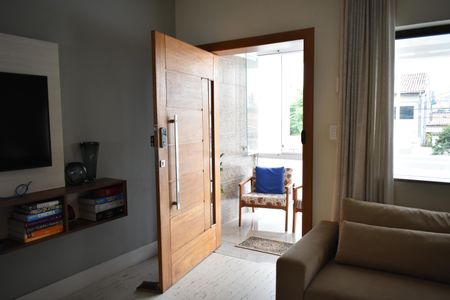 Casa à venda com 200m², 3 quartos e 2 vagasSala