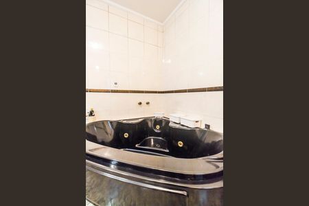 Casa de condomínio à venda com 300m², 4 quartos e 3 vagasBanheiro da Suíte