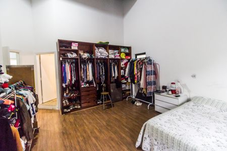 Casa de condomínio à venda com 300m², 4 quartos e 3 vagasSuíte master