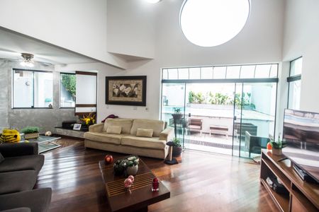 Casa de condomínio à venda com 300m², 4 quartos e 3 vagasSala 