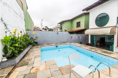 Casa de condomínio à venda com 300m², 4 quartos e 3 vagasPiscina