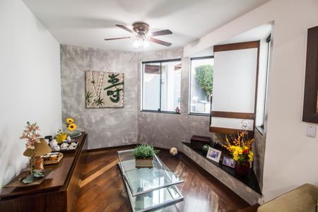 Casa de condomínio à venda com 300m², 4 quartos e 3 vagasEscritório