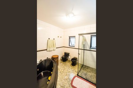 Casa de condomínio à venda com 300m², 4 quartos e 3 vagasBanheiro da Suíte