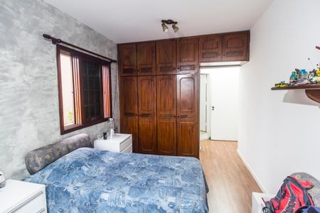 Casa de condomínio à venda com 300m², 4 quartos e 3 vagasSuíte 2