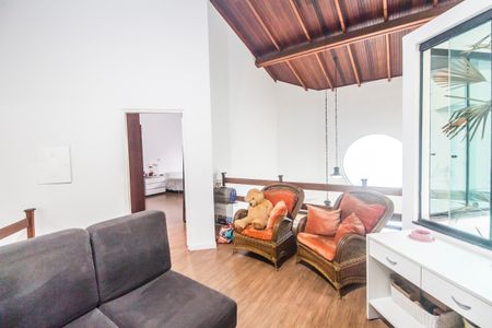 Casa de condomínio à venda com 300m², 4 quartos e 3 vagasSala 