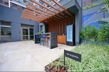 Apartamento à venda com 169m², 3 quartos e 3 vagas Apartamento à venda com 169m², 3 quartos e 3 vagasBar da Piscina